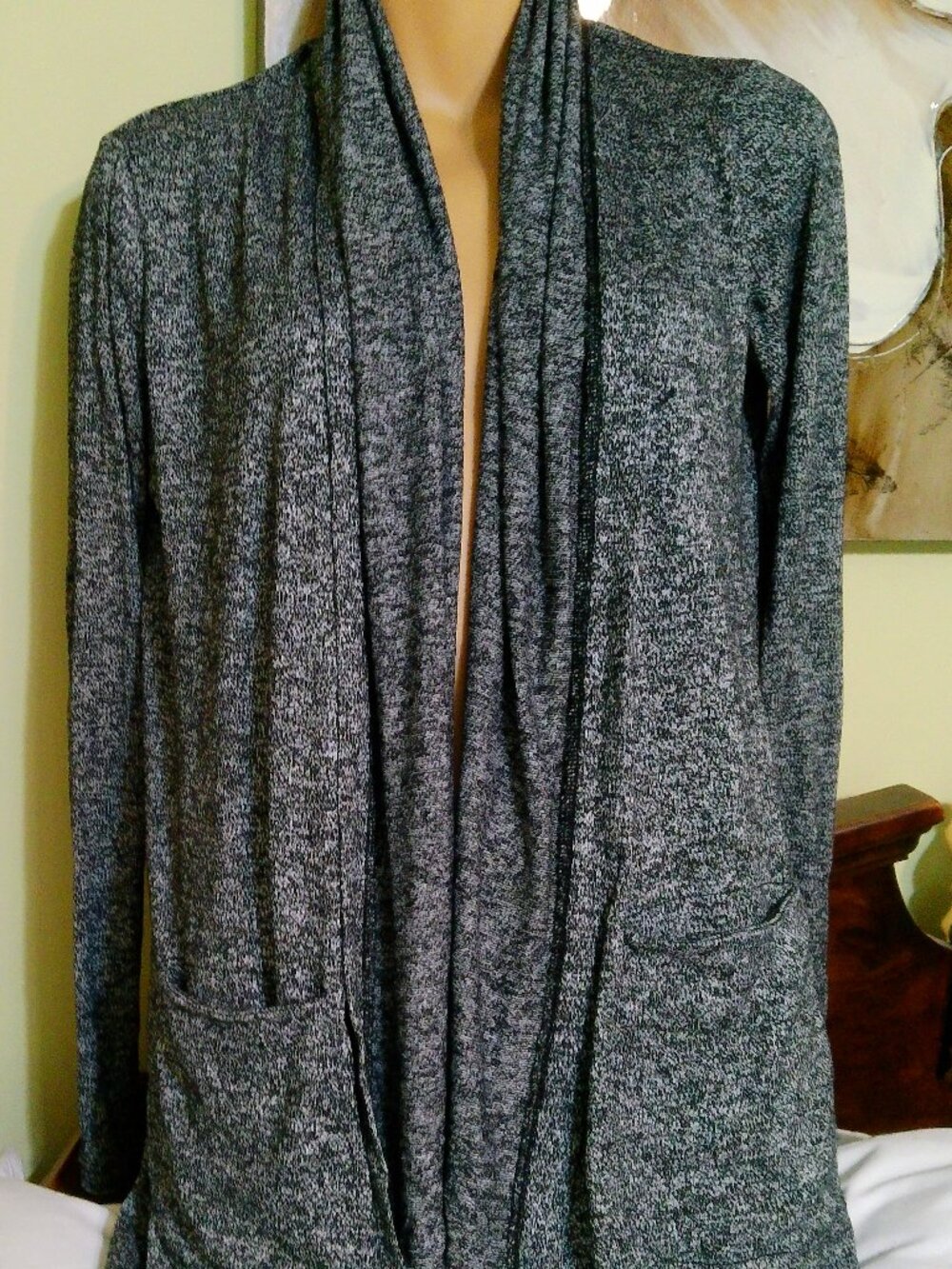 ATHELETA SIZE XXS DARK GRAY BLACK CARDIGAN GOOD CONDITION